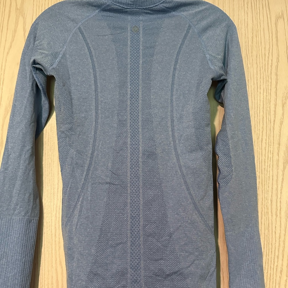 Lululemon running top ladies - Picture 2 of 5